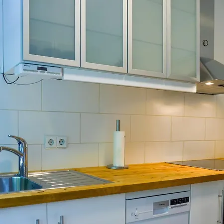 Apartment Gross, Modern, Zentrumsnah Mit Parkplatz Und Garten *