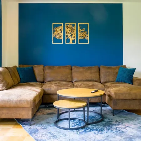 Apartment Gross, Modern, Zentrumsnah Mit Parkplatz Und Garten *