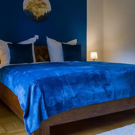 Apartment Gross, Modern, Zentrumsnah Mit Parkplatz Und Garten *