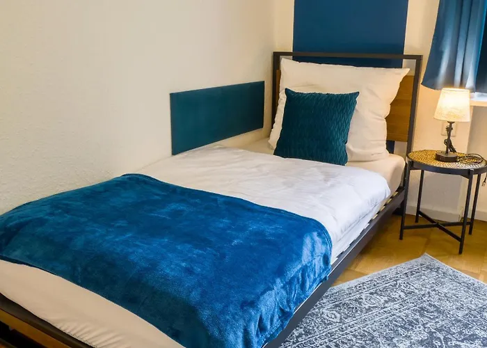 Gross, Modern, Zentrumsnah Mit Parkplatz Und Garten Ulm