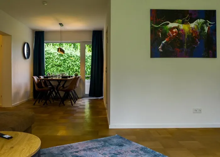 Appartement Gross, Modern, Zentrumsnah Mit Parkplatz Und Garten